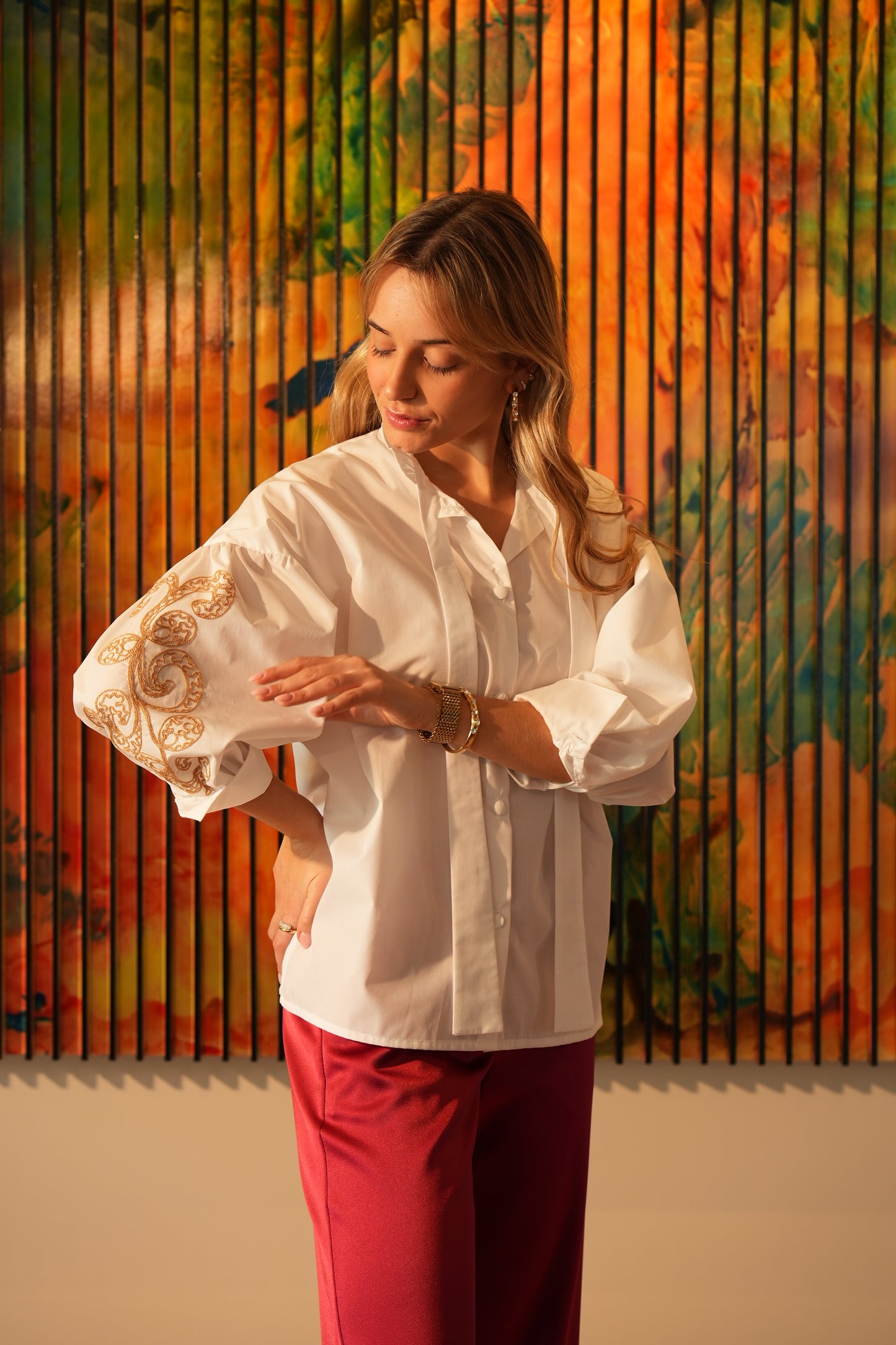 Camisa algodão com bordado dourado
