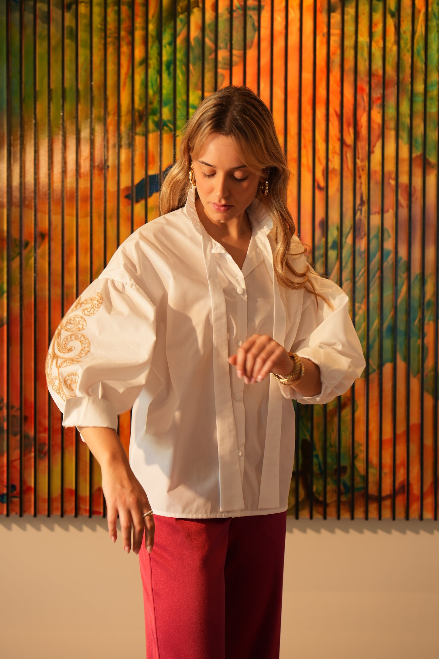 Camisa algodão com bordado dourado