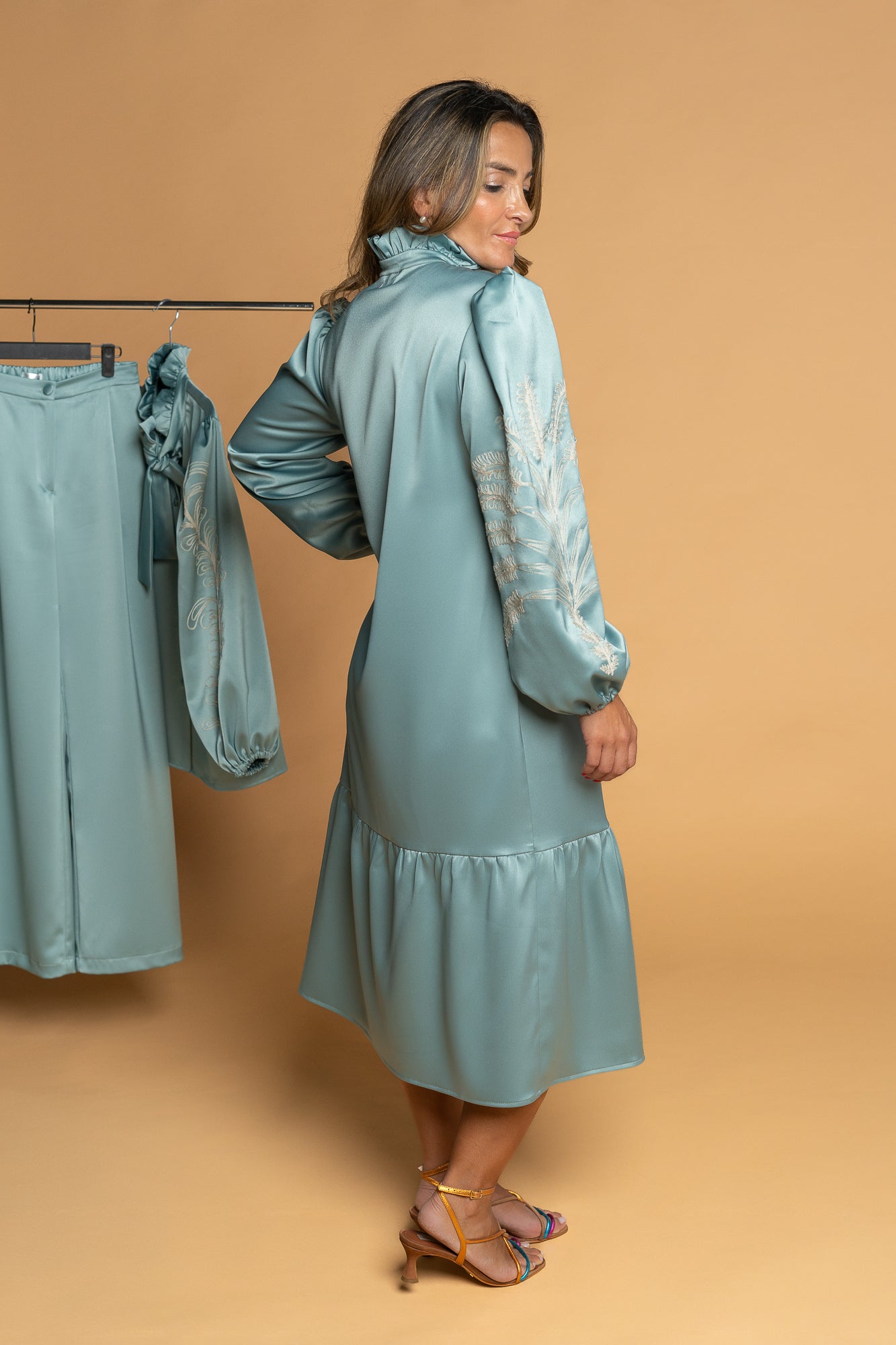 Vestido aqua premium com bordado português