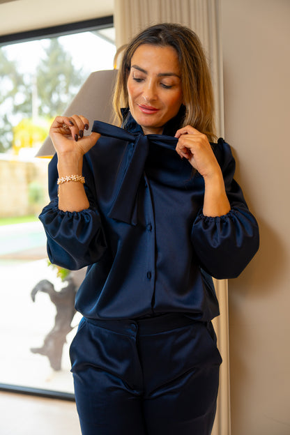 Blusa acetinada marinho