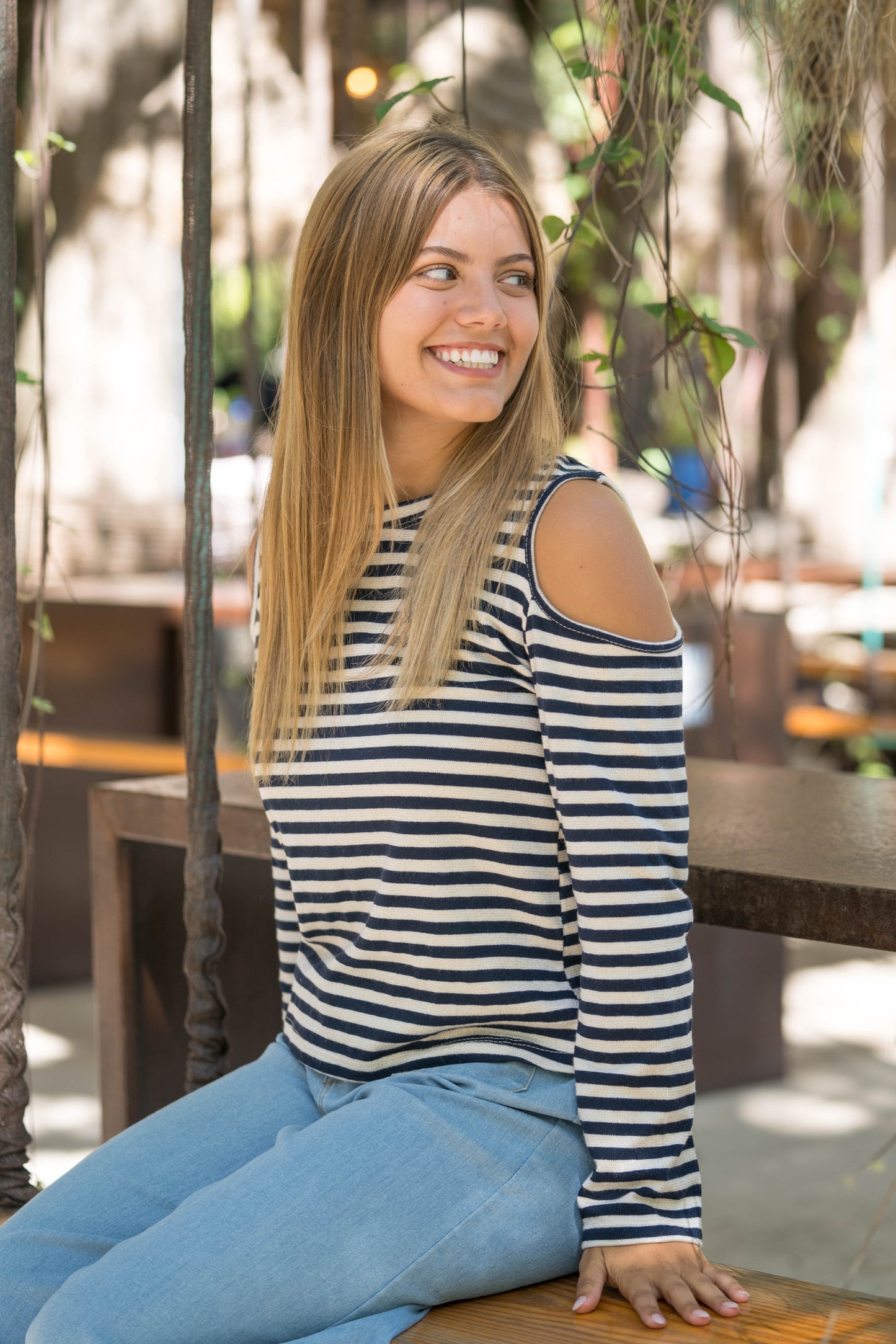 Blusa recortada nos ombros