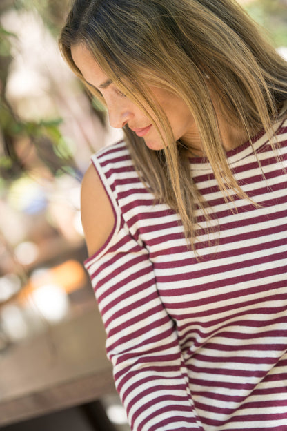 Blusa recortada nos ombros